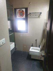 Bathroom Image of 1450 Sq.ft 3 BHK Apartment / Flat for sale in Nilgiri Apartments, Alaknanda New Delhi for Rs. 35000000