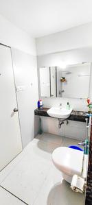 Bathroom Image of 620 Sq.ft 2 BHK Apartment / Flat for sale in Dosti Desire Dosti Pearl, Thane West Thane for Rs. 10500000