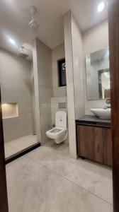 Bathroom Image of 2700 Sq.ft 4 BHK Builder Floor for sale in Mansarover Garden New Delhi for Rs. 52500000
