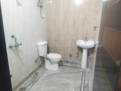 Bathroom Image of 1000 Sq.ft 1 BHK Builder Floor for rent in Sector 46 Gurgaon for Rs. 23000
