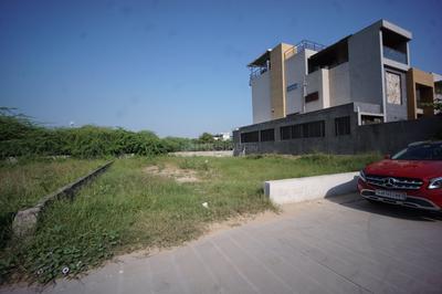 Image of 561 Sq.ft Residential Plot / Land for sale in Sola, Ahmedabad for Rs. 13500000
