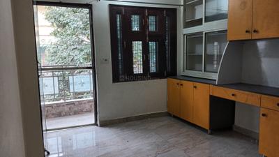 Bedroom Image of 1600 Sq.ft 3 BHK Apartment / Flat for rent in Sarvahit Apartments, Sector 17 Dwarka New Delhi for Rs. 40000