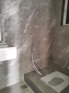 Common Bathroom Image of 400 Sq.ft 1 BHK Apartment / Flat for rent in Vrindavan Elite, Vikhroli East Mumbai for Rs. 38000