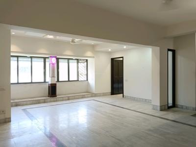 Living Room Image of 2000 Sq.ft 3 BHK Apartment / Flat for sale in Ballygunge Kolkata for Rs. 21000000