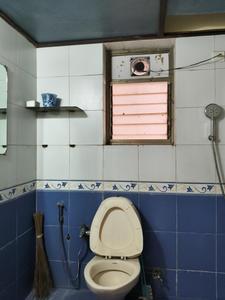 Common Bathroom Image of 700 Sq.ft 2 BHK Apartment / Flat for sale in Royal Status, Matunga East Mumbai for Rs. 32500000