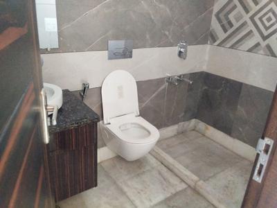 Image of 1800 Sq.ft 3 BHK Builder Floor for sale in Mansarover Garden, New Delhi for Rs. 48000000