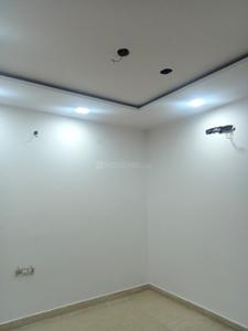Bedroom Image of 1350 Sq.ft 3 BHK Builder Floor for rent in Mansarover Garden New Delhi for Rs. 50000