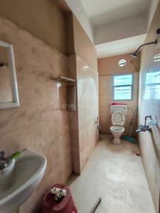 Bathroom Image of 1400 Sq.ft 3 BHK Apartment / Flat for rent in Ulubari Guwahati for Rs. 20000