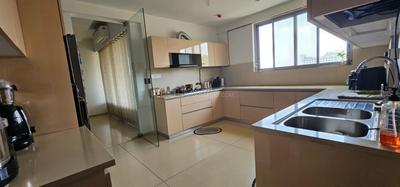 Kitchen Image of 3307 Sq.ft 4.5 BHK Apartment / Flat for rent in Kalpataru Jade Residences, Baner Pune for Rs. 165000