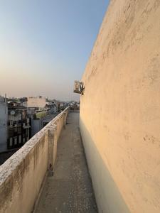 Balcony Image of 1000 Sq.ft 2 BHK Builder Floor for sale in Ramesh Nagar New Delhi for Rs. 15500000