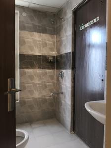 Common Bathroom Image of 900 Sq.ft 2 BHK Apartment / Flat for rent in Supertech Eco Village 2, Noida Extension Greater Noida for Rs. 18500