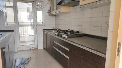 Kitchen Image of 1800 Sq.ft 3 BHK Apartment / Flat for rent in Bestech Park View Spa Next, Sector 67 Gurgaon for Rs. 65000