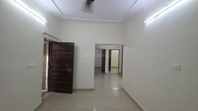 Living Room Image of 1000 Sq.ft 3 BHK Apartment / Flat for rent in Shalimar Bagh New Delhi for Rs. 30000