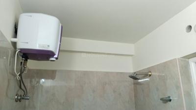 Bathroom Image of 1450 Sq.ft 3 BHK Apartment / Flat for rent in Radiance Icon, Koyambedu Chennai for Rs. 43000