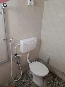 Bathroom Image of 950 Sq.ft 2 BHK Independent House for rent in Viswanathapuram Madurai for Rs. 12000