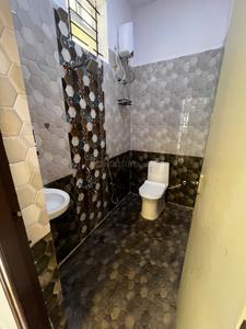 Bathroom Image of 900 Sq.ft 2 BHK Builder Floor for rent in Thanisandra Bengaluru for Rs. 20000