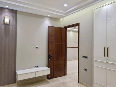 Bedroom Image of 1350 Sq.ft 3 BHK Builder Floor for sale in Janakpuri New Delhi for Rs. 39500000