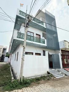 Building Image of 2500 Sq.ft 4 BHK Independent House for sale in Rajajipuram Lucknow for Rs. 5900000