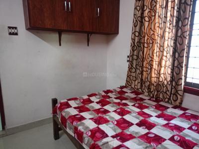 Bedroom Image of 1350 Sq.ft 2 BHK Builder Floor for rent in Maradu Kochi for Rs. 25000