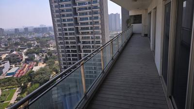 Balcony Image of 2980 Sq.ft 3.5 BHK Apartment / Flat for rent in Tata Gurgaon Gateway, Sector 112 Gurgaon for Rs. 72000