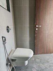 Common Bathroom Image of 1050 Sq.ft 2 BHK Apartment / Flat for rent in Majestique Towers East, Kharadi Pune for Rs. 35500