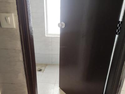 Bathroom Image of 585 Sq.ft 1 BHK Apartment / Flat for rent in Amrapali Dream Valley 2, Noida Extension Greater Noida for Rs. 15000