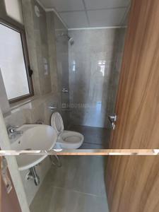 Image of 750 Sq.ft 2 BHK Apartment / Flat for sale in Sheth Irene Wing B Phase 1, Malad West, Mumbai for Rs. 22000000