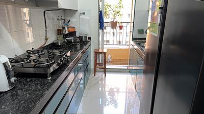 Kitchen Image of 1020 Sq.ft 2 BHK Apartment / Flat for rent in Rustomjee Azziano, Thane West Thane for Rs. 41000
