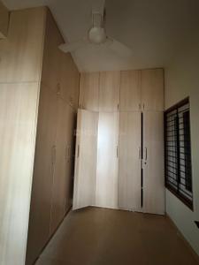 Bedroom Image of 2600 Sq.ft 3.5 BHK Apartment / Flat for rent in Tukoganj Indore for Rs. 70000