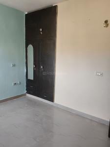 Bedroom Image of 1150 Sq.ft 3 BHK Apartment / Flat for rent in SRS Royal Hills, Sector 87 Faridabad for Rs. 17500