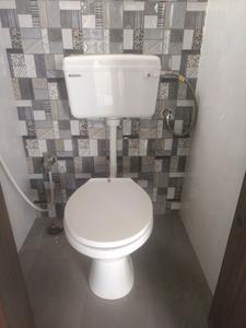 Common Bathroom Image of 930 Sq.ft 1 BHK Apartment / Flat for rent in Rahul Eastview, Hadapsar Pune for Rs. 20000
