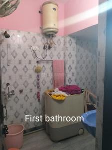 Bathroom Image of 1500 Sq.ft 2 BHK Builder Floor for rent in Sector 9 Gurgaon for Rs. 20000
