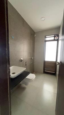 Sadguru Platinum Bathroom Two 4