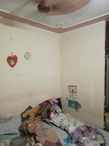 Bedroom Image of 1200 Sq.ft 3 BHK Builder Floor for sale in Dilshad Garden New Delhi for Rs. 14500000