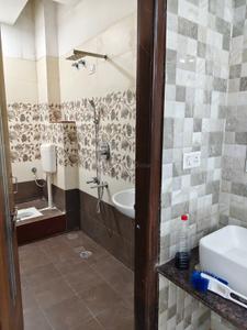 Bathroom Image of 1350 Sq.ft 3 BHK Builder Floor for rent in Mansarovar Jaipur for Rs. 20000