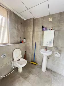 Bathroom Image of 2465 Sq.ft 3 BHK Apartment / Flat for sale in Ambawadi Ahmedabad for Rs. 17000000