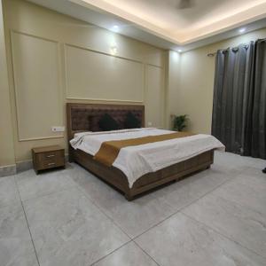 Bedroom Image of 1500 Sq.ft 1 BHK Builder Floor for rent in HUDA Plot Sector 42, Sector 42 Gurgaon for Rs. 45000
