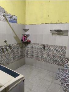 Bathroom Image of 1114 Sq.ft 2 BHK Builder Floor for rent in Saroj Nagar Aligarh for Rs. 3000