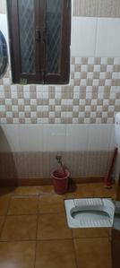Bathroom Image of 1000 Sq.ft 2 BHK Apartment / Flat for sale in Madhopura Ghaziabad for Rs. 4000000