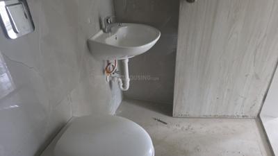 Bathroom Image of 518 Sq.ft 1 BHK Apartment / Flat for rent in Swastik Platinum, Vikhroli East Mumbai for Rs. 41000