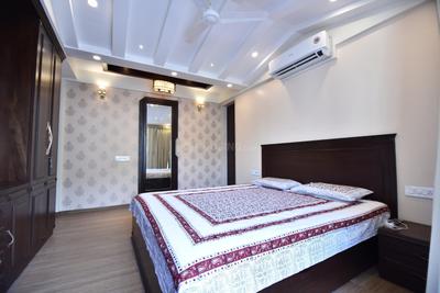 Bedroom Image of 1000 Sq.ft 2 BHK Apartment / Flat for rent in Shivaji Nagar Pune for Rs. 70000