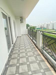 Balcony Image of 1754 Sq.ft 3 BHK Apartment / Flat for sale in Central Park Flower Valley, Sector 33 Sohna for Rs. 23000000