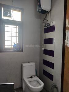 Bathroom Image of 2500 Sq.ft 3 BHK Builder Floor for rent in South City Floors 1, Sector 41 Gurgaon for Rs. 48000