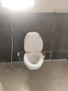 Common Bathroom Image of 2220 Sq.ft 3 BHK Apartment / Flat for sale in Juhu Mumbai for Rs. 160000000