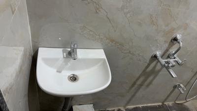 Bathroom Image of 1000 Sq.ft 1 BHK Builder Floor for rent in Scheme No 113 Indore for Rs. 21500