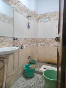 Common Bathroom Image of 180 Sq.ft 1 RK Apartment / Flat for rent in DDA Flats Munirka, Munirka New Delhi for Rs. 13000