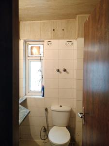 Common Bathroom Image of 1368 Sq.ft 2 BHK Apartment / Flat for sale in BPTP Princess Park, Sector 86 Faridabad for Rs. 8600000
