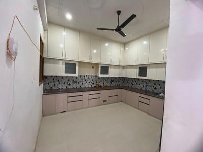 Bathroom Image of 2500 Sq.ft 9 BHK Apartment / Flat for rent in Ahmamau Lucknow for Rs. 120000