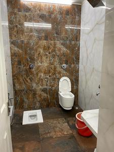 Bathroom Image of 3800 Sq.ft 5 BHK Independent House for rent in Pandeshwar Mangalore for Rs. 60000