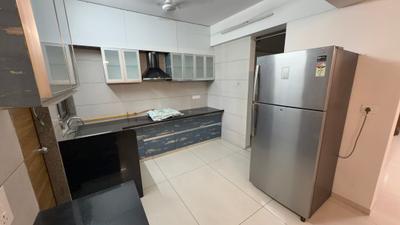 Kitchen Image of 2700 Sq.ft 4 BHK Apartment / Flat for rent in Earth Elegance, Bodakdev Ahmedabad for Rs. 100000